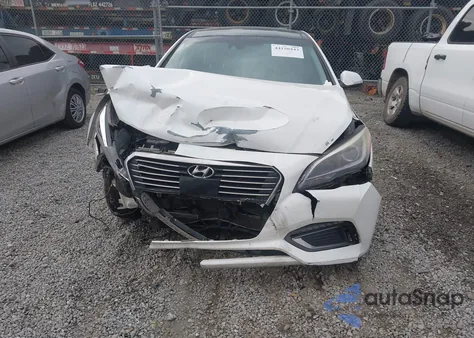 2016 Hyundai Sonata Hybrid Limited from USA, damaged, VIN KMHE34L10GA015736